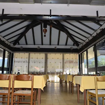 Licki Krovovi Motel Gračac