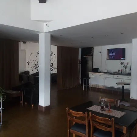 Motel Licki Krovovi 2*
